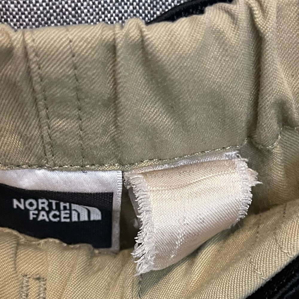 The North Face Shorts Mens Large Beige Cargo 100% Nylon - Picture 4 of 4